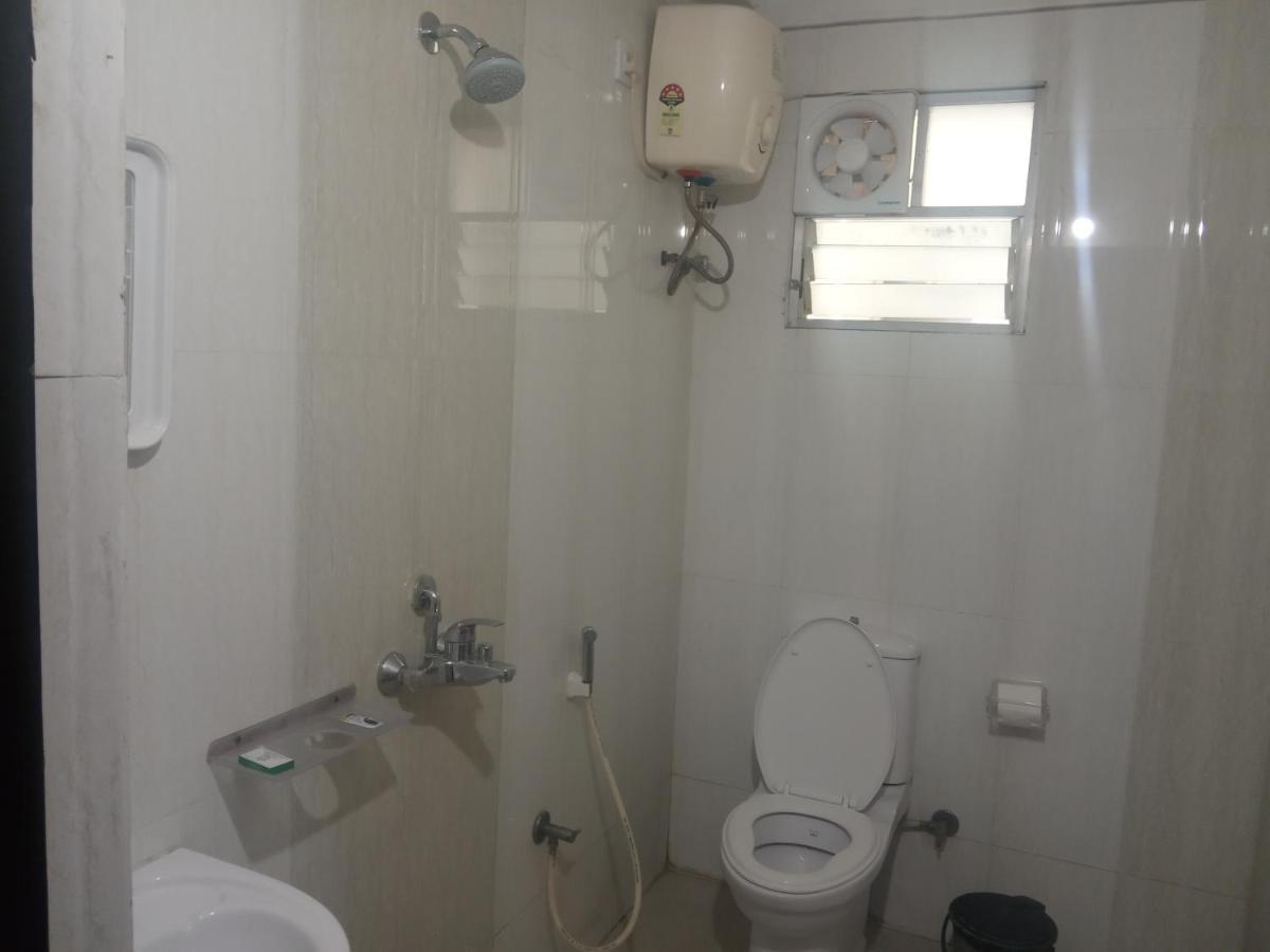 Fresh Living Prime Hitech Hotel Hyderabad Ngoại thất bức ảnh