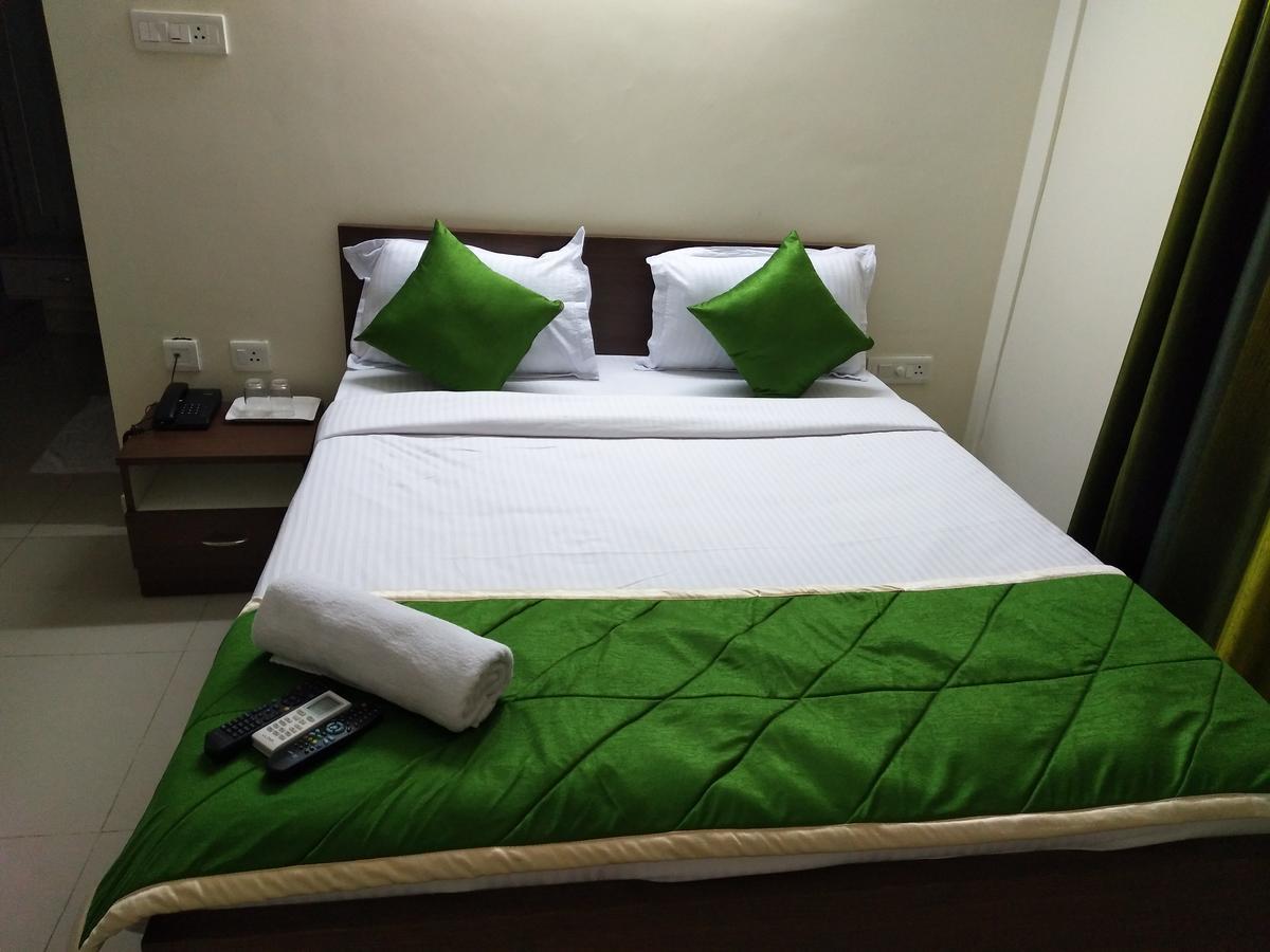 Fresh Living Prime Hitech Hotel Hyderabad Ngoại thất bức ảnh