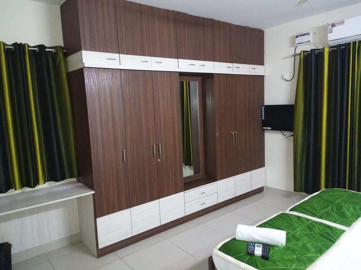 Fresh Living Prime Hitech Hotel Hyderabad Ngoại thất bức ảnh