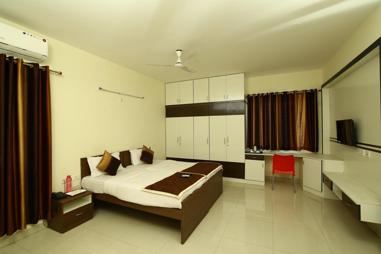Fresh Living Prime Hitech Hotel Hyderabad Ngoại thất bức ảnh