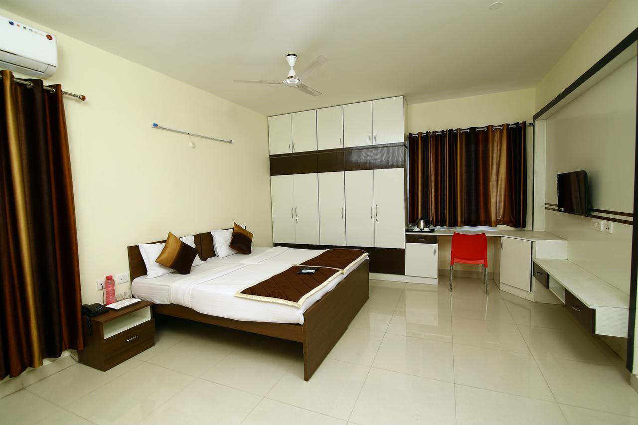 Fresh Living Prime Hitech Hotel Hyderabad Ngoại thất bức ảnh