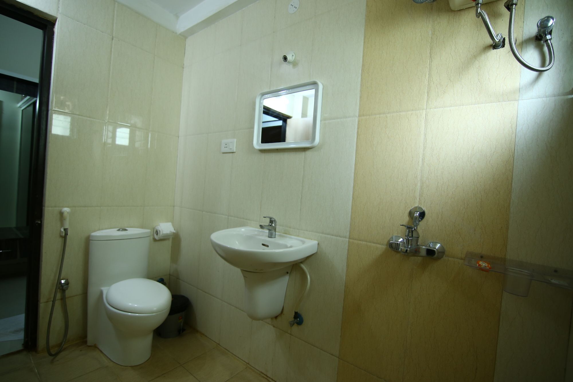 Fresh Living Prime Hitech Hotel Hyderabad Ngoại thất bức ảnh