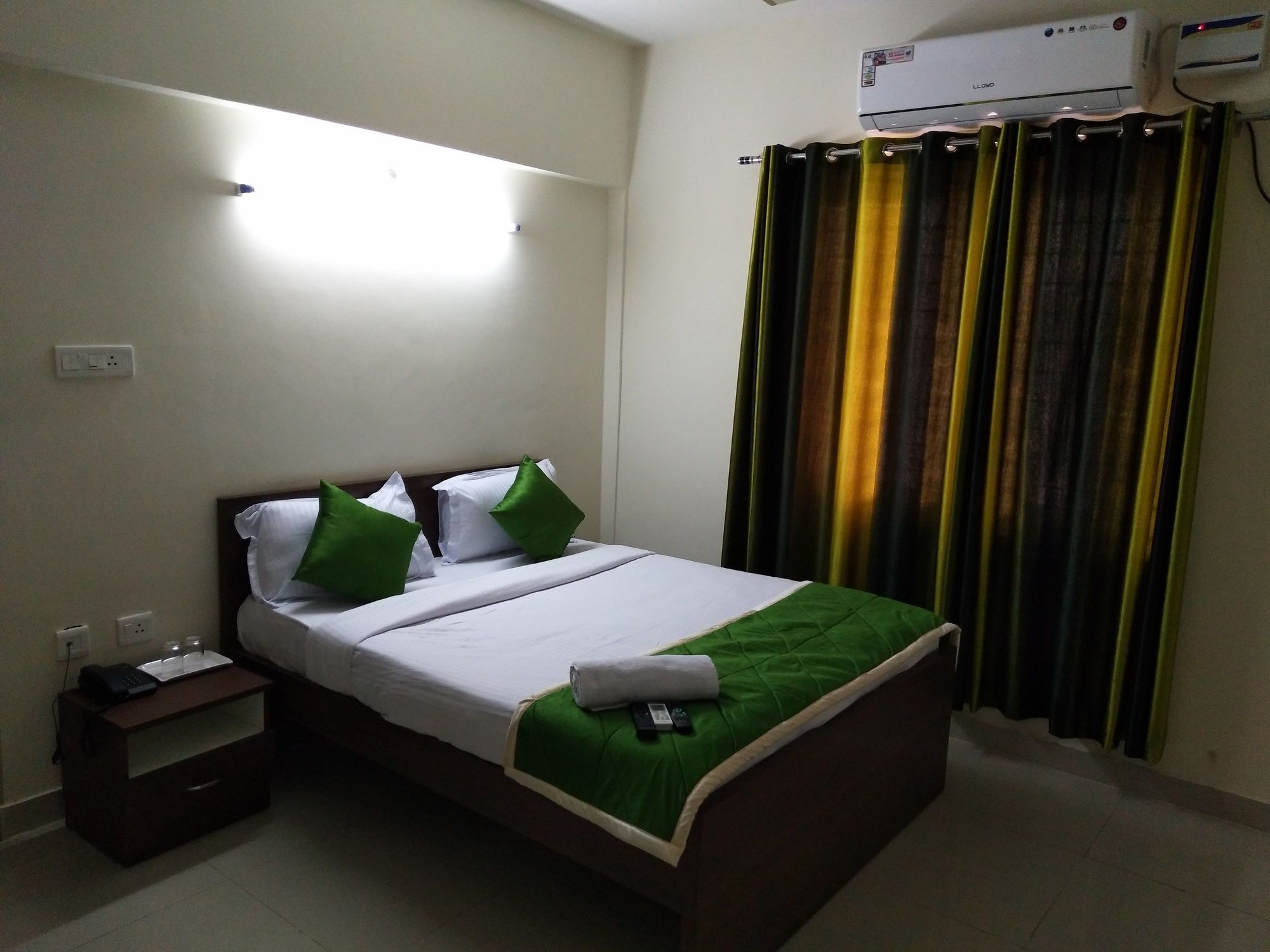Fresh Living Prime Hitech Hotel Hyderabad Ngoại thất bức ảnh