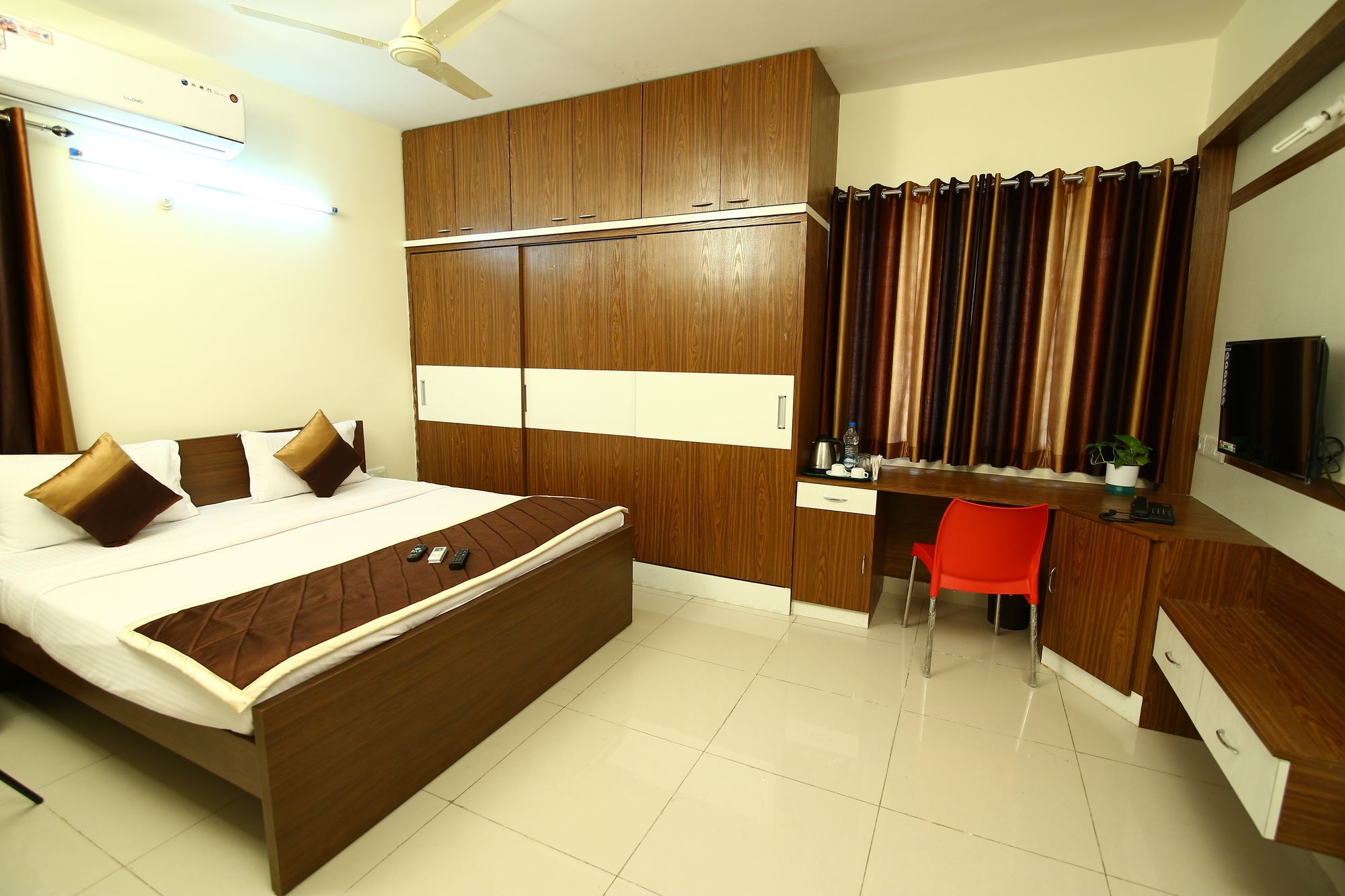 Fresh Living Prime Hitech Hotel Hyderabad Ngoại thất bức ảnh